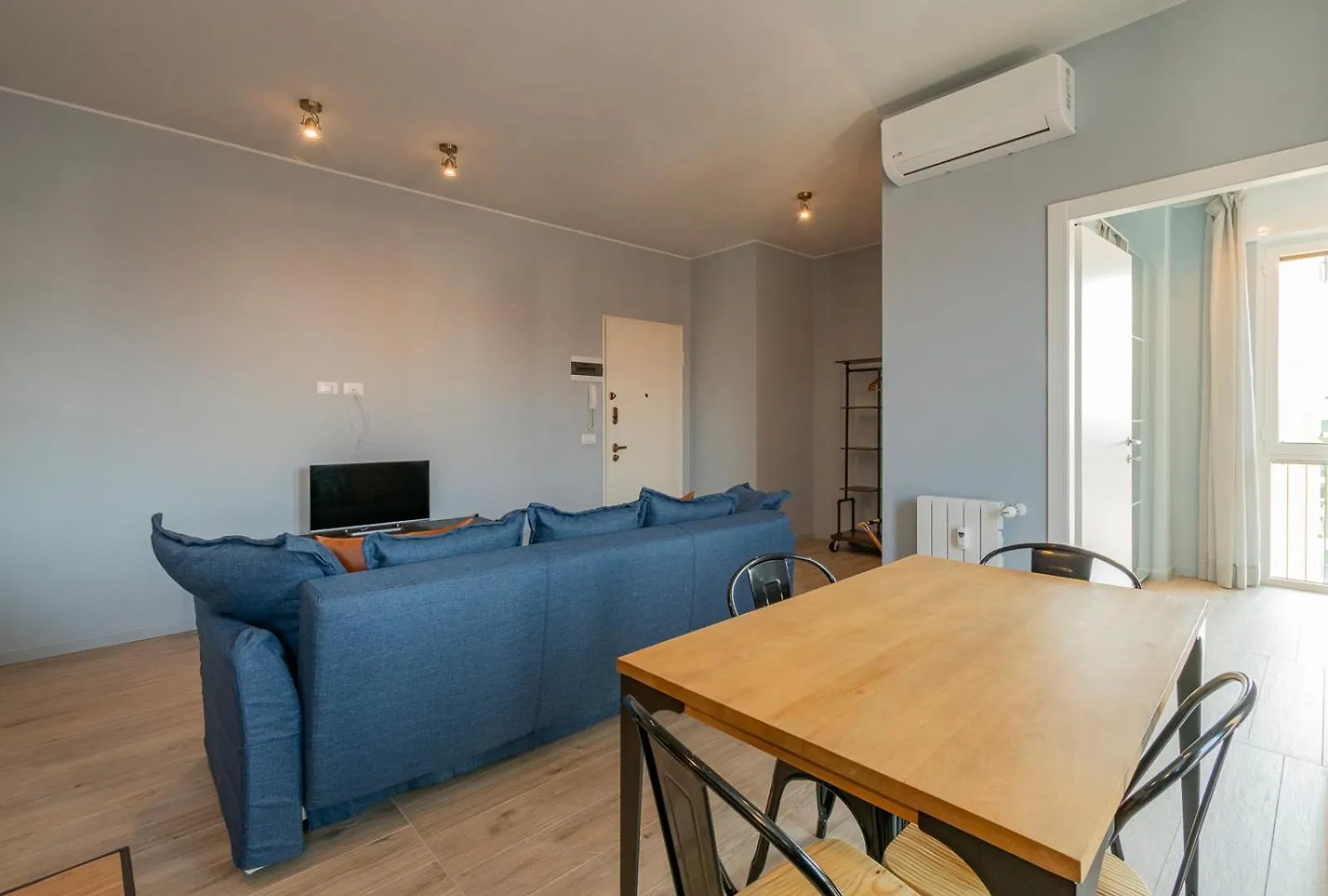 New Two-Room Apartment A Stone'S Throw From The M3 Metro Milánó